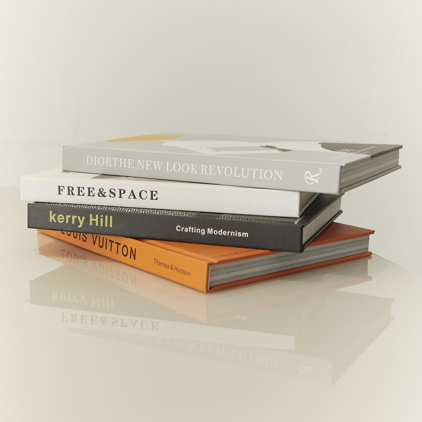 Libro decorativo Dior