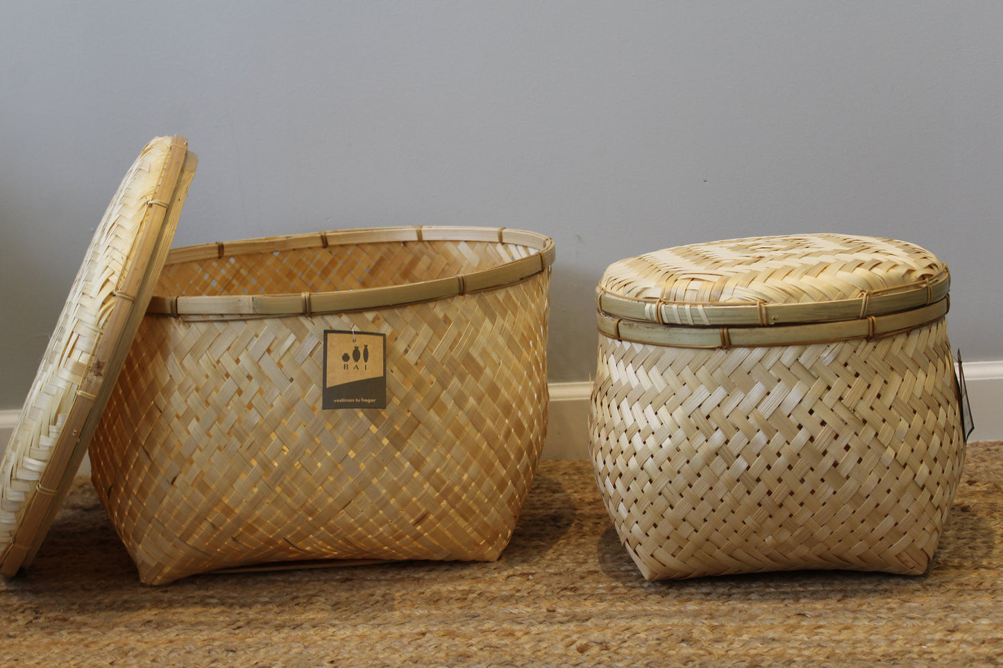Cesto de Bambú con tapa. Natural/Blanco (Dos tamaños)